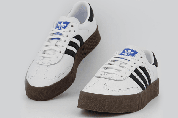 Giày adidas